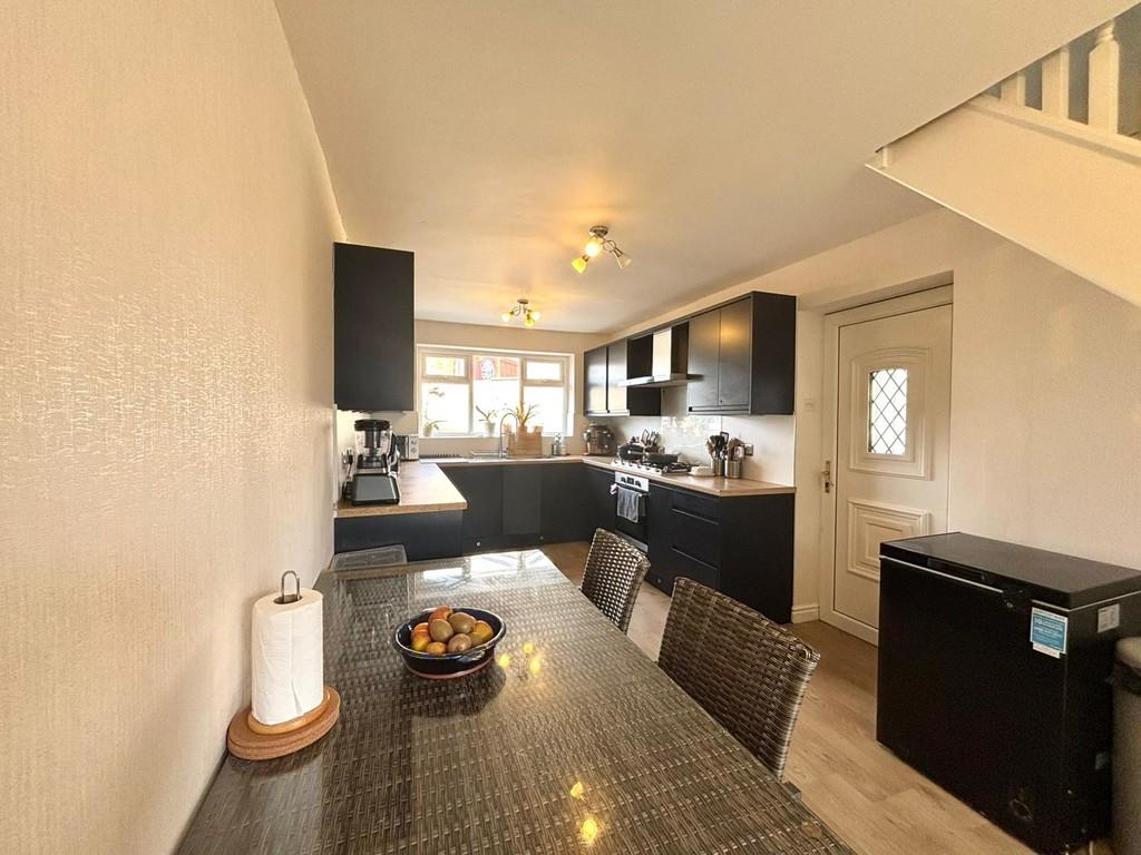 Kitchen diner 1