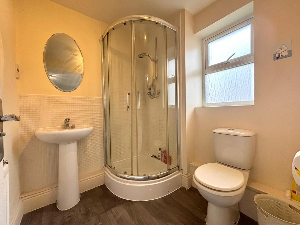 Bedroom 1 ensuite