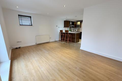 2 bedroom townhouse to rent, Southville Mews, The Grove, Uplands