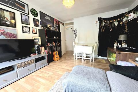 1 bedroom ground floor flat for sale, Astall Close, Harrow