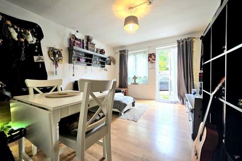 1 bedroom ground floor flat for sale, Astall Close, Harrow
