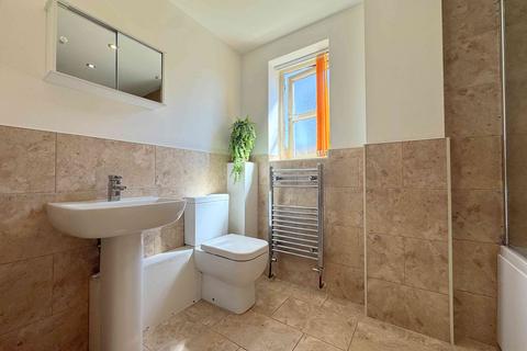 2 bedroom apartment for sale, Wakefield Road, Drighlington BD11