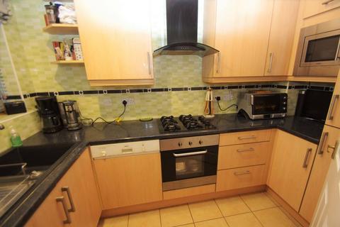2 bedroom terraced house to rent, Norbury Avenue, Watford, WD24