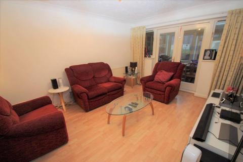 2 bedroom terraced house to rent, Norbury Avenue, Watford, WD24