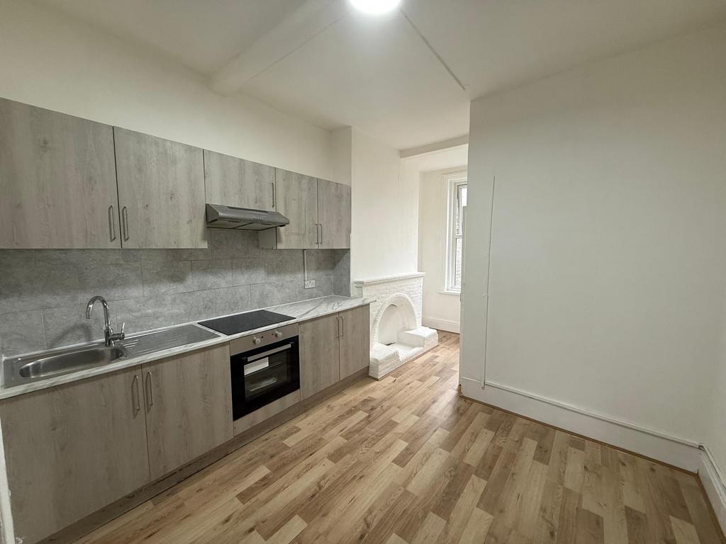 Charming 2-Bedroom Flat on Barking Road – Minut