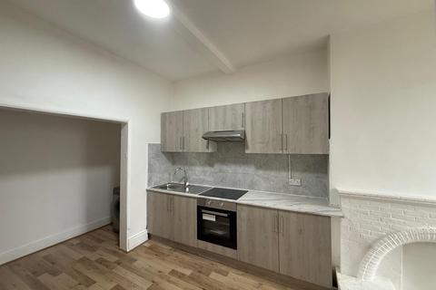 2 bedroom flat to rent, Barking Road, E13 8EE