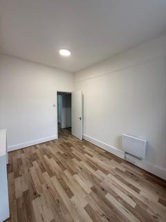 2 bedroom flat to rent, Barking Road, E13 8EE