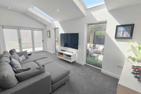 5 bedroom detached house for sale, Southedge Close, Hipperholme HX3