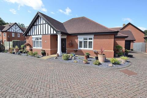 3 bedroom detached bungalow for sale, 5 Brookside Place, Woodhall Spa