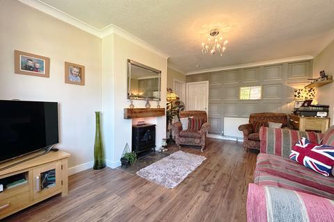 4 bedroom semi-detached bungalow for sale, Longmead Avenue, Ashton-in-Makerfield, Wigan, WN4 8SQ