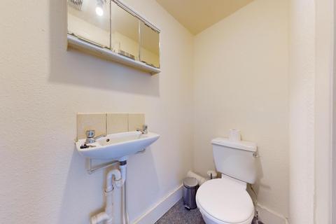 Studio to rent, Saint Pauls Avenue