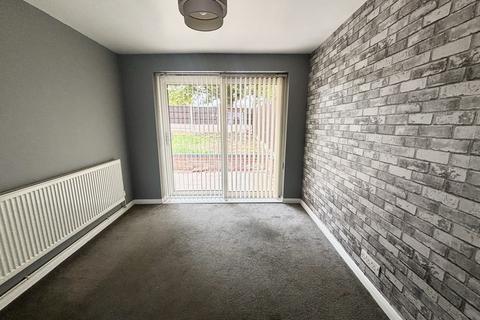 3 bedroom semi-detached house to rent, Gilbert Close, Spondon