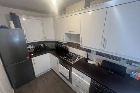 3 bedroom semi-detached house to rent, Hobson Drive, Spondon, DE21