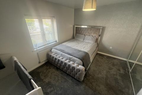 3 bedroom semi-detached house to rent, Hobson Drive, Spondon, DE21