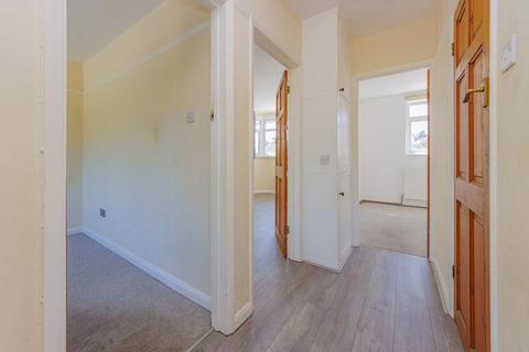 2 bedroom maisonette for sale, Avondale Avenue, East Barnet EN4