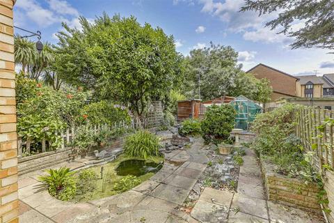 73 Victoria Road, London, N9 9SU