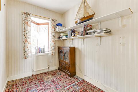 73 Victoria Road, London, N9 9SU
