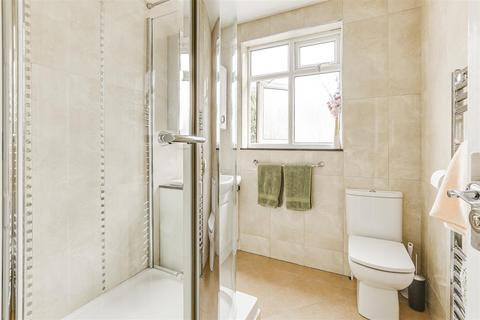 73 Victoria Road, London, N9 9SU