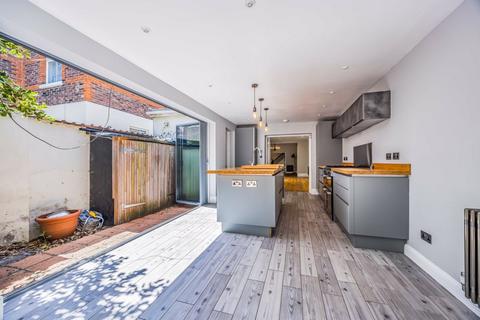 5 bedroom terraced house for sale, Waverley Road, Southsea