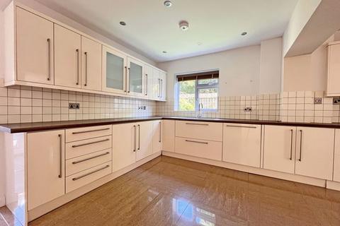 4 bedroom detached house to rent, Millfields, Hucclecote, Gloucester