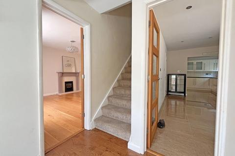 4 bedroom detached house to rent, Millfields, Hucclecote, Gloucester