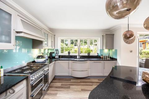 5 bedroom detached house for sale, First Avenue, Worthing BN14