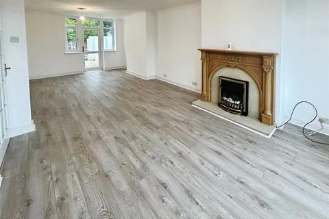 3 bedroom semi-detached house to rent, Dillotford Avenue, Styvechale, Coventry, CV3