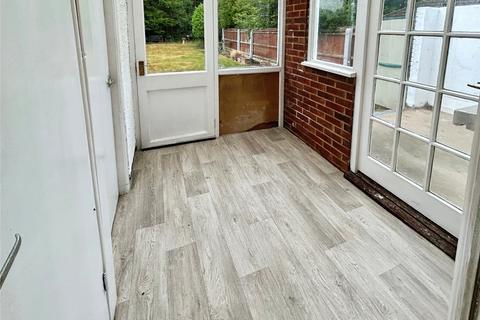 3 bedroom semi-detached house to rent, Dillotford Avenue, Styvechale, Coventry, CV3