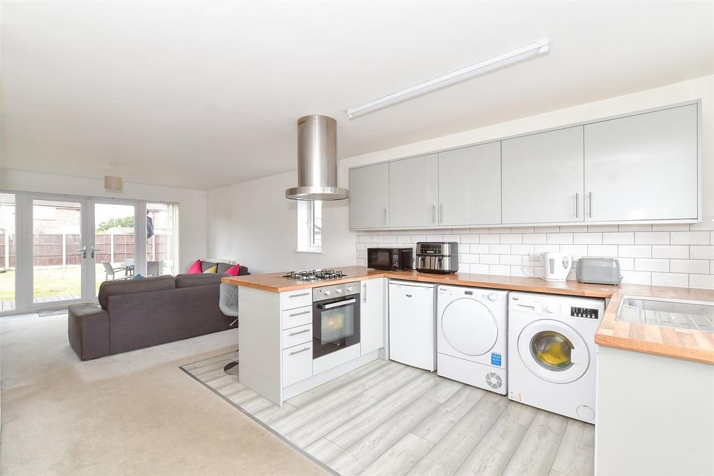 Lounge/Kitchen