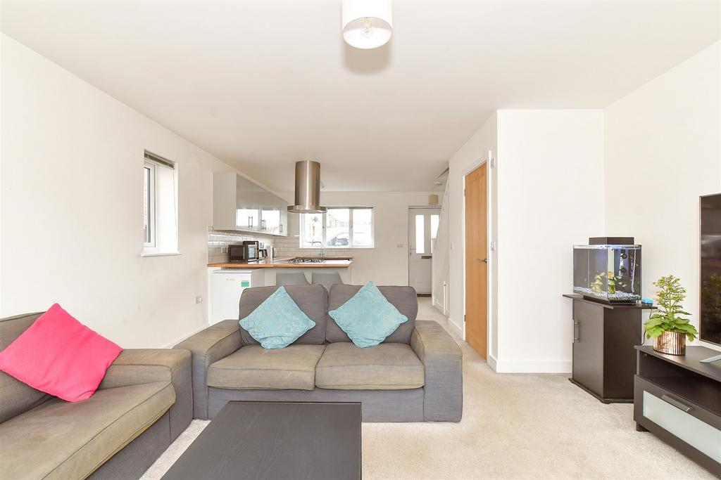 Lounge/Kitchen