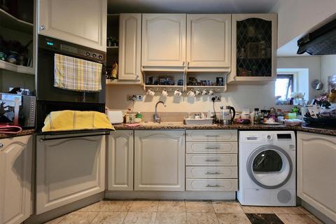 3 bedroom semi-detached house for sale, Danehurst Gardens, Redbridge