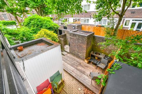 3 Hedingham Close, London, N1 8UA