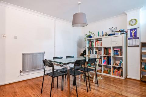 3 Hedingham Close, London, N1 8UA