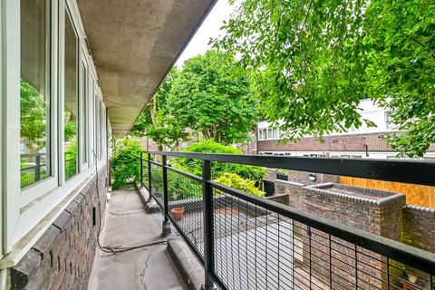 3 Hedingham Close, London, N1 8UA
