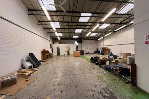 Warehouse to rent, Chilton Rd Chesham HP5 2AU