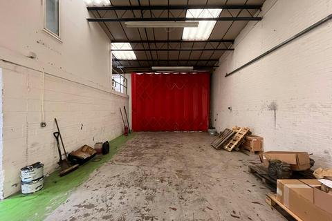 Warehouse to rent, Chilton Rd Chesham HP5 2AU