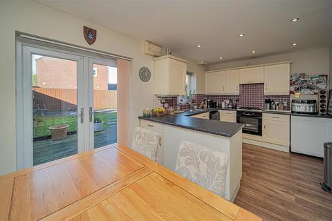 25 Britannia Close, Bowerhill, Melksham, SN12 6WB