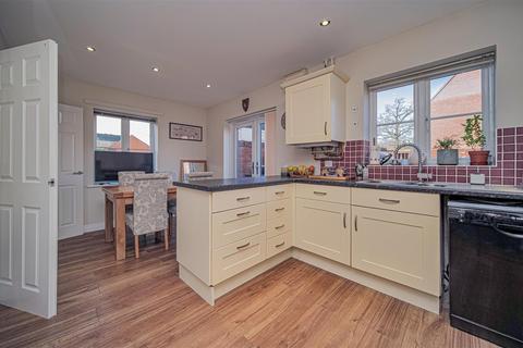 25 Britannia Close, Bowerhill, Melksham, SN12 6WB