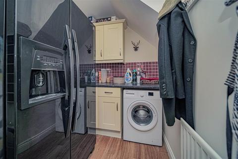 25 Britannia Close, Bowerhill, Melksham, SN12 6WB