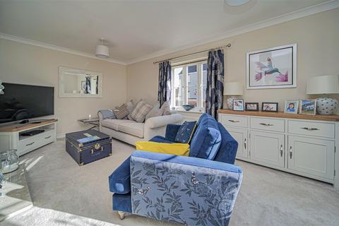 25 Britannia Close, Bowerhill, Melksham, SN12 6WB