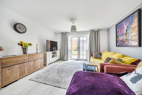 19 Chapman Drive, Binfield, Bracknell, RG42 4FT