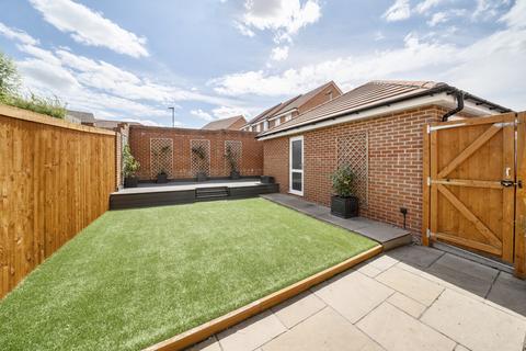 19 Chapman Drive, Binfield, Bracknell, RG42 4FT