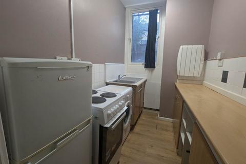 1 bedroom flat to rent, 37 G/2 Lyon Street, ,