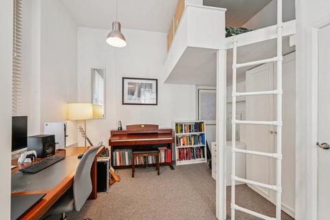 Flat for sale, Gloucester Street, London, SW1V