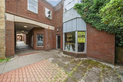 Retail property (high street) to rent, 2 Bishops Walk Pinner HA5 5QQ