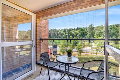 2 bedroom apartment for sale, Thorpe Close, Bordon GU35