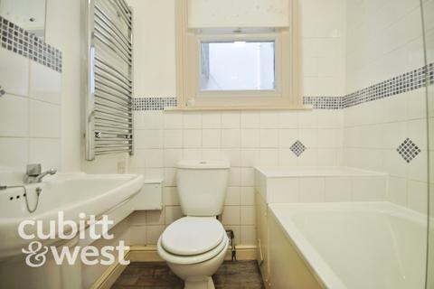 Studio to rent, Kent Road Southsea PO5