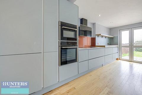 3 bedroom semi-detached house for sale, Hunsworth Lane East Bierley, Bradford, West Yorkshire, BD4 6PU