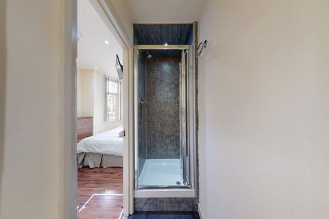 Studio to rent, Balmoral Road