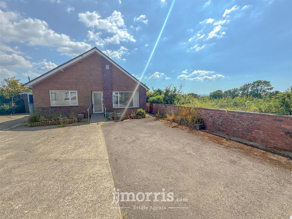 C69 D186 B-8184-41 F7-846 A-32 A4 EB733 F2 C.jpeg